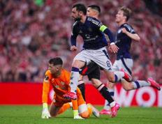 IM体育动画直播通道-曼联险胜晋级欧联杯淘汰赛，豪取三分