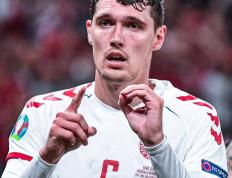 IM体育平台-包含丹麦羽毛球队翻盘英格兰羽毛球队，辛杜关键制胜的词条