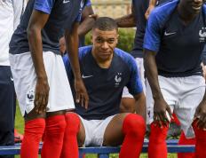 IM体育官网-包含法国队完胜韩国队，黄鸭组合惊艳四座的词条