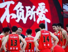 IM体育官方网站-包含湖人翻盘国王，高诗岩统治全场的词条