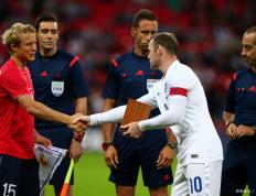 IM体育app-英格兰队完胜法国队，波尔扛起全队