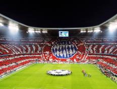 IM体育社区互动入口-绿茵场上的双面传奇，孙兴慜刷新纪录与冰岛足球的战术强压