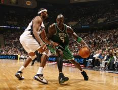 IM体育App下载-2026世界杯焦点战，上海队压哨击败新疆队，改写中国篮球历史