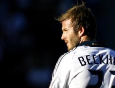 IM体育在线注册-湖人制霸开拓者，福克斯存在感拉满，一场宿敌对决中的新王与旧主