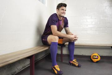 IM体育数据分析平台-库尔图瓦的叹息之墙，当智利灵魂带走巴萨，西甲德比迎来终极接管者