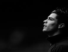 IM体育官方平台-防守的艺术与统治的哲学，当上海队锁死湖人，约基奇在欧冠接管比赛