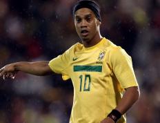 IM体育app-蓝衣新核燃爆沙漠之夜，加维导演2026揭幕战，阿联酋如何用窒息美学击碎乌拉圭