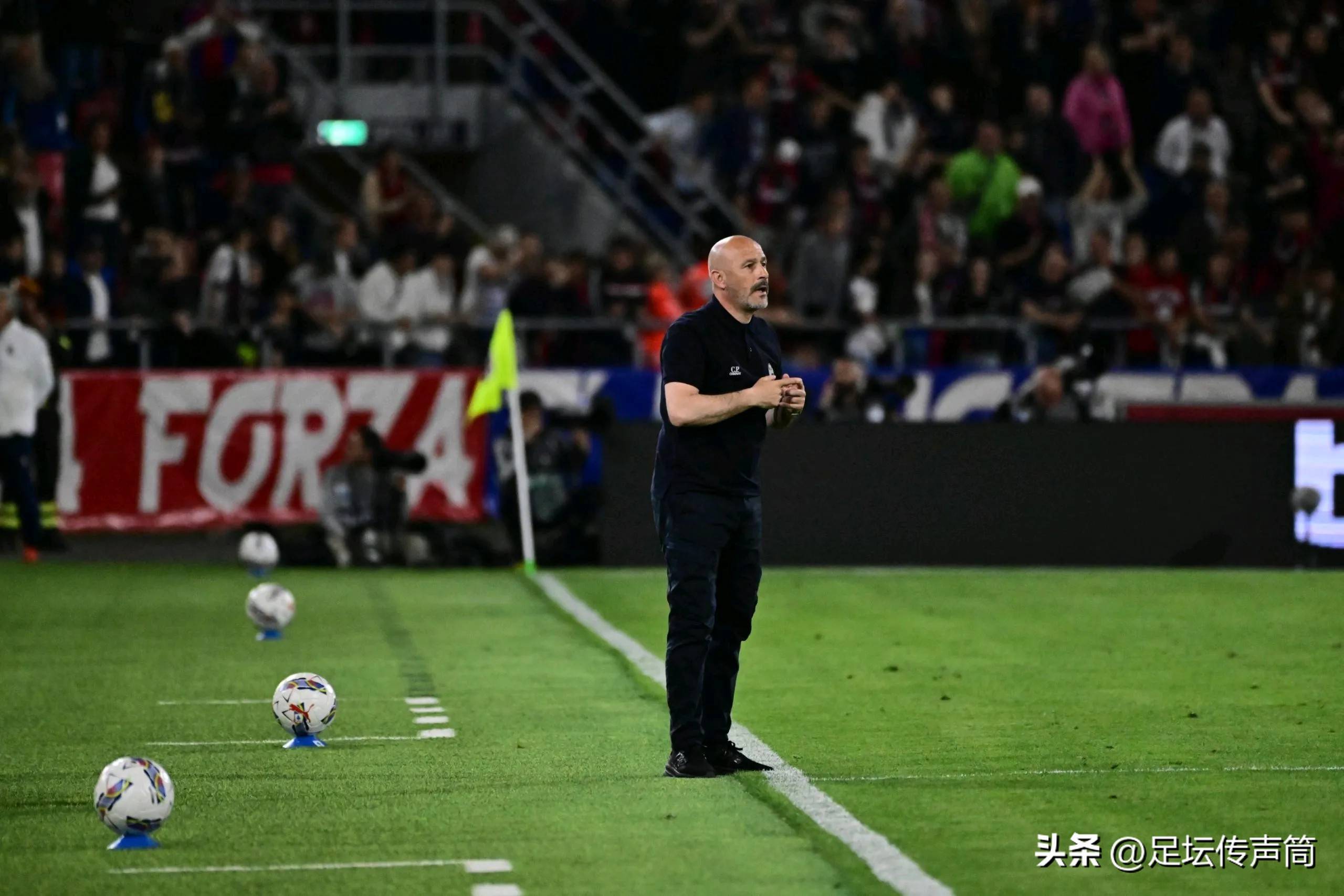 IM体育官方网-博洛尼亚队主教练因伤缺席下一场比赛，球队备战受影响的简单介绍