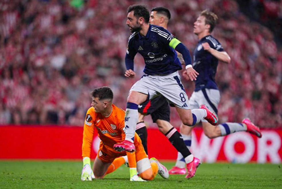 IM体育动画直播通道-曼联险胜晋级欧联杯淘汰赛，豪取三分