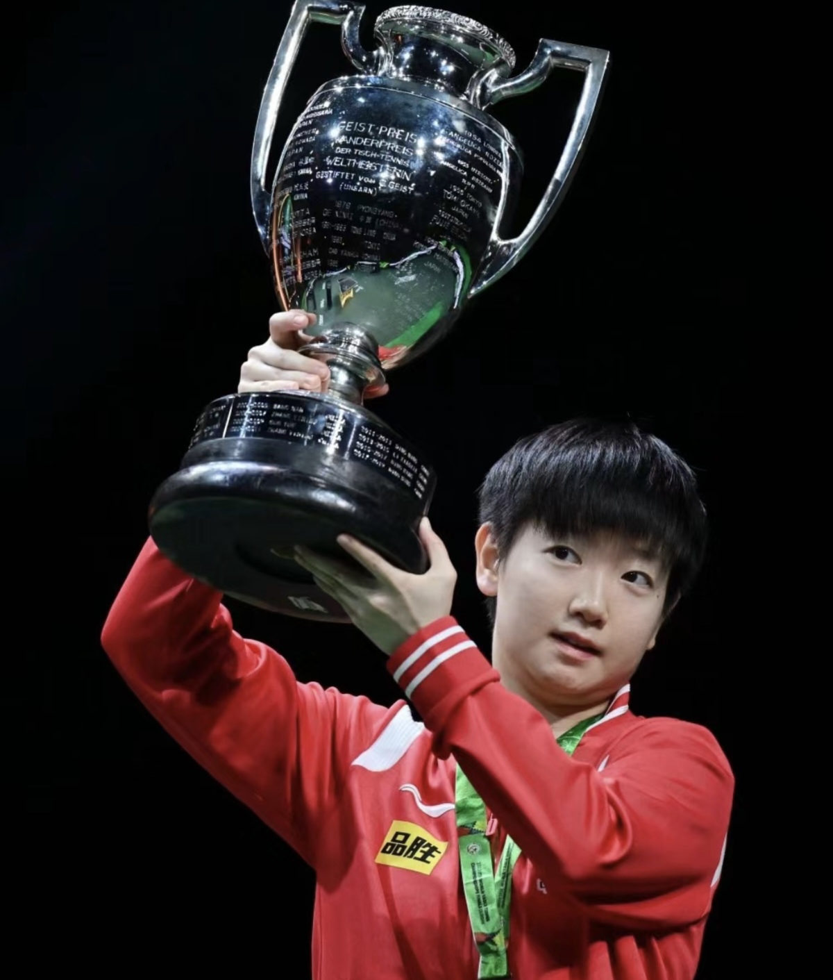 IM体育下载-羽毛球比赛俄罗斯男单选手夺冠