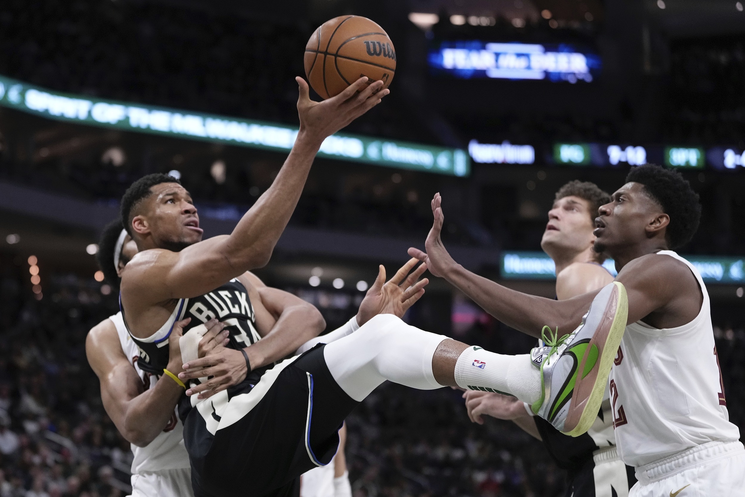 IM体育在线注册-雄鹿击败凯尔特人，客场壮举