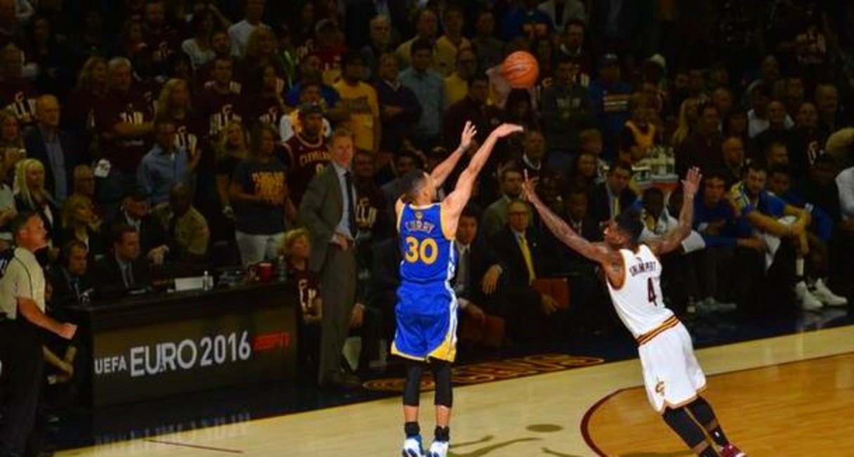 IM体育app-勇士大比分胜太阳，力压对手