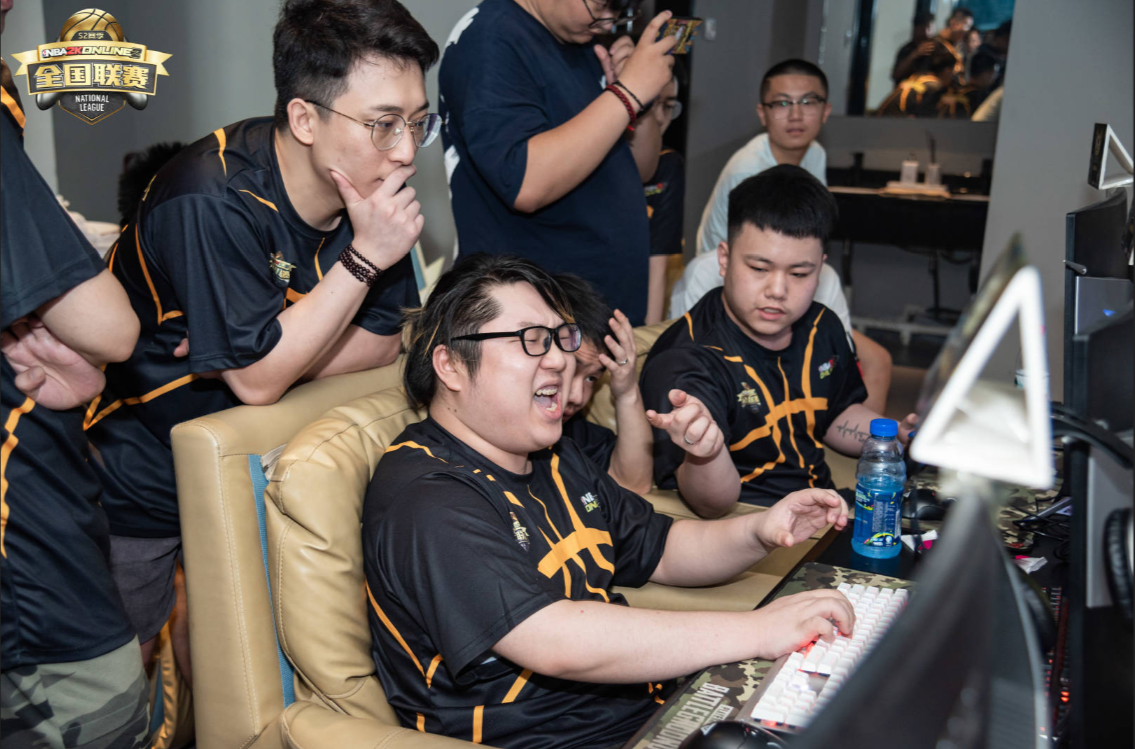 IM体育官网入口-瑞士联赛季后赛事精彩不断，球队竞争激烈