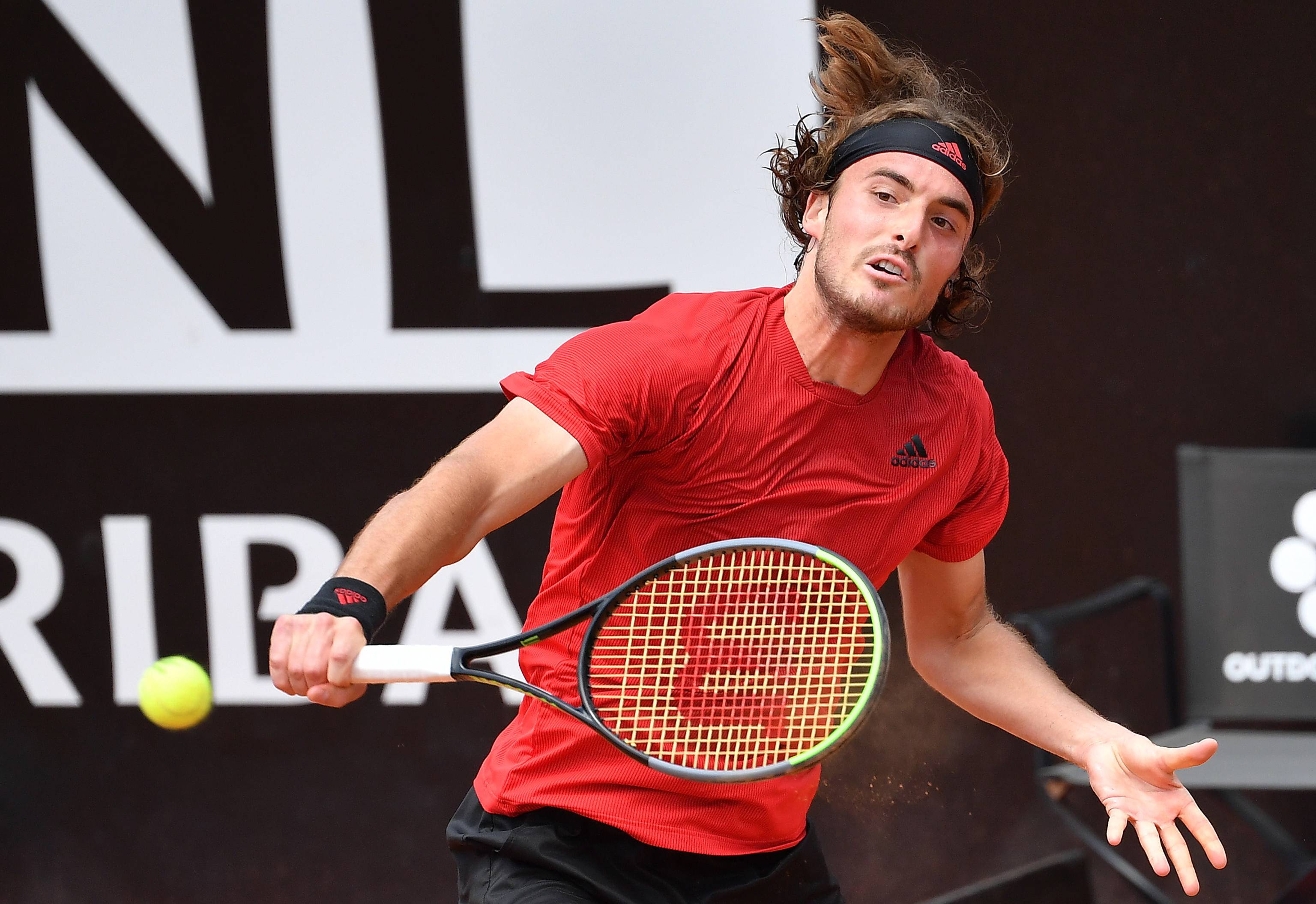 IM体育社区互动入口-澳网碾压拉沃尔杯，西西帕斯惊艳四座