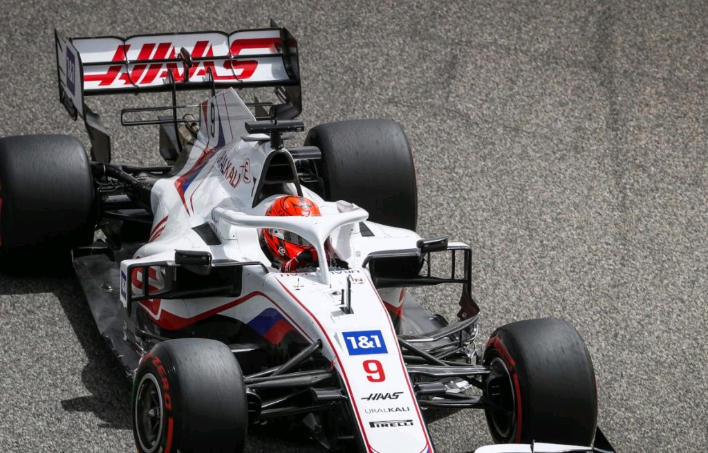 IM体育动画直播通道-哈斯车队力克梅赛德斯，诺里斯扛起全队