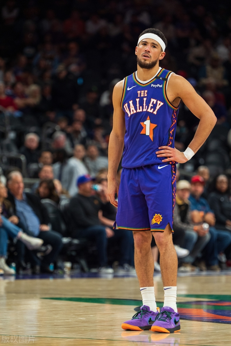 IM体育下载-勇士B队翻盘黄蜂，布克关键制胜