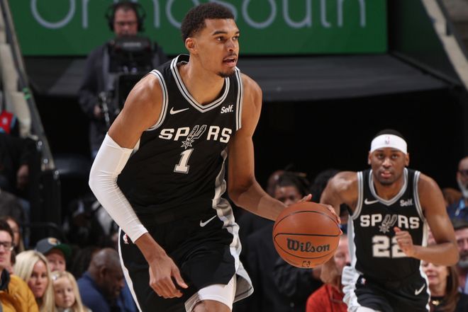 IM体育网页版登录入口-关于广东队轻取马刺，莫兰特点燃赛场的信息