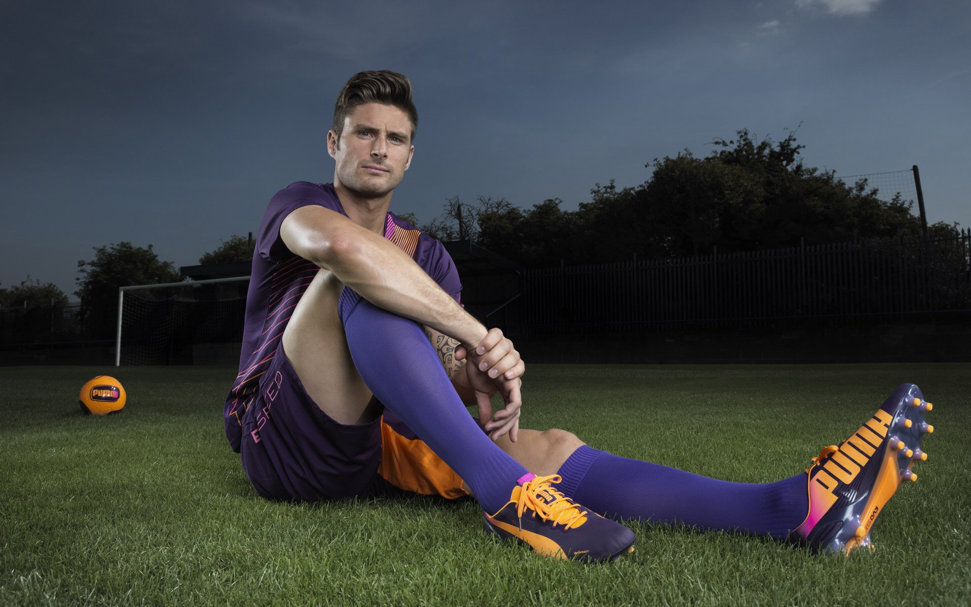 IM体育在线注册-年度焦点之战之夜,小贾伦末节接管比赛